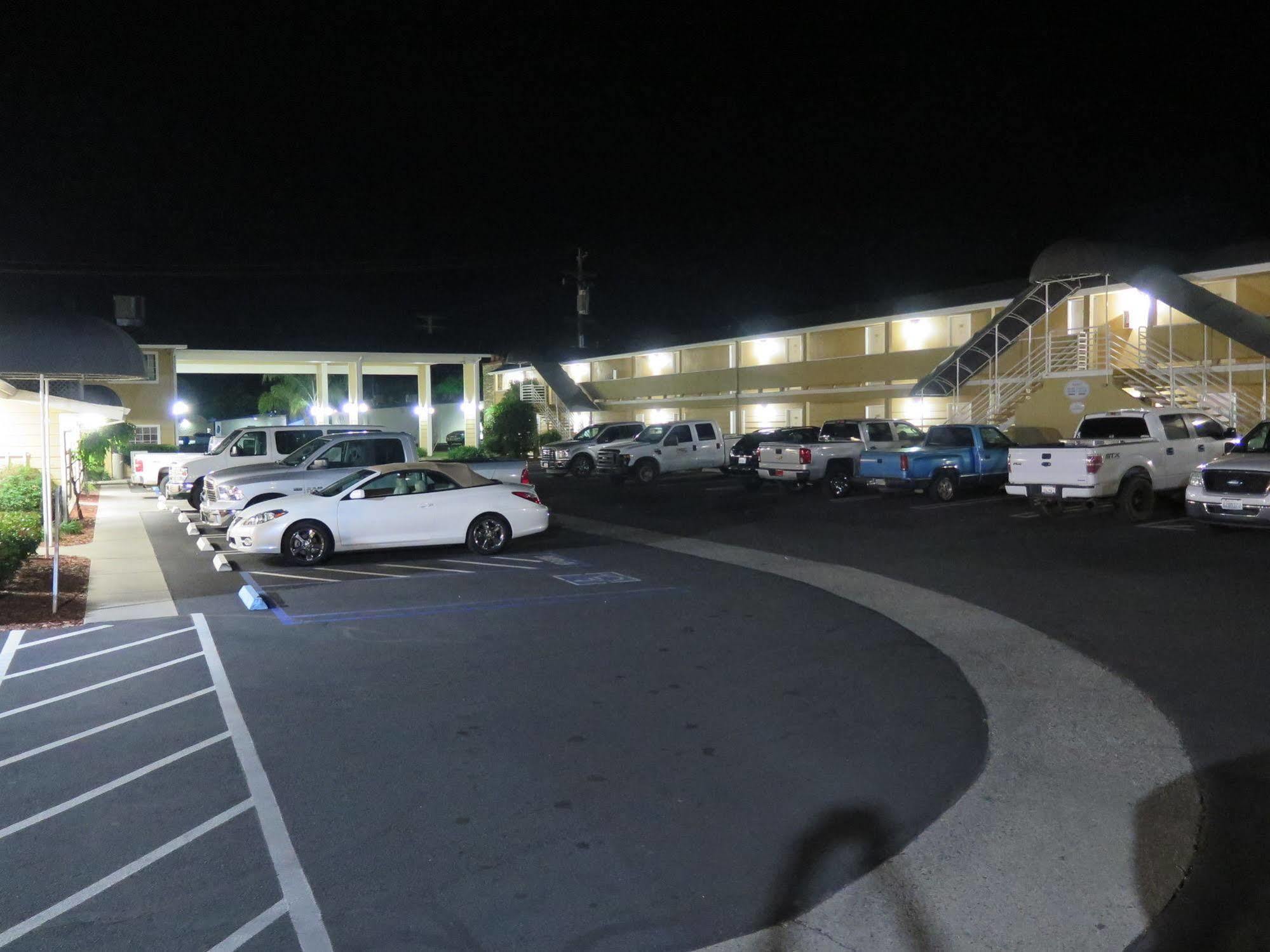 Red Roof Inn Yuba City Bonanza - Marysville Eksteriør billede